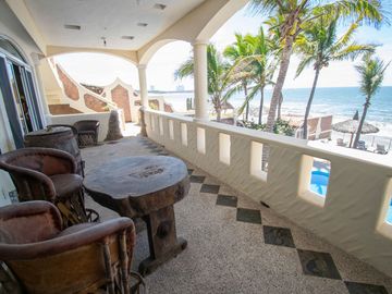 VENTA- Casa frente al Mar, El Delfín, Mazatlán