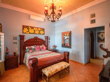 VENTA- Casa frente al Mar, El Delfín, Mazatlán