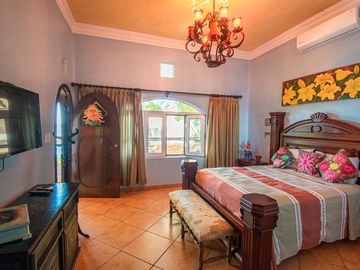 VENTA- Casa frente al Mar, El Delfín, Mazatlán