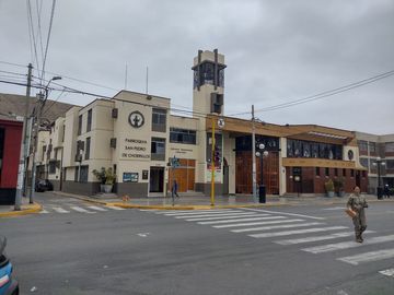 OCASION!, SE VENDE CASA COMO TERRENO EN CHORRILLOS, DOBLE FRENTE, 260m²