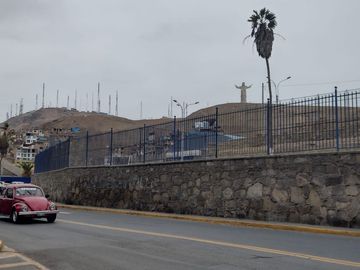 OCASION!, SE VENDE CASA COMO TERRENO EN CHORRILLOS, DOBLE FRENTE, 260m²