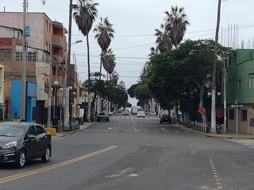 OCASION!, SE VENDE CASA COMO TERRENO EN CHORRILLOS, DOBLE FRENTE, 260m²