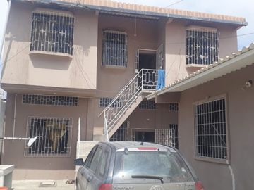 Casa Rentera de venta en Barrio Puerto Nuevo. La Libertad, Santa Elena