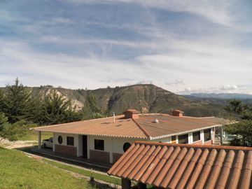 QUINTA EN VENTA EL GUARANGAL GUALLABAMBA VIA A TABACUNDO