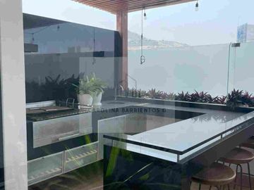 VENTA DE HERMOSO DUPLEX EN MONTERRICO CHICO, SURCO