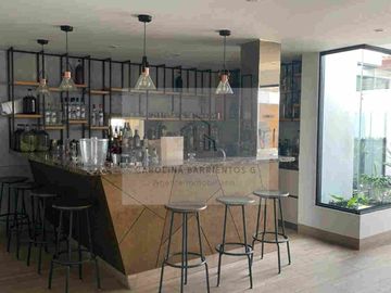 VENTA DE HERMOSO DUPLEX EN MONTERRICO CHICO, SURCO