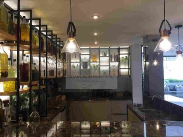 VENTA DE HERMOSO DUPLEX EN MONTERRICO CHICO, SURCO
