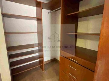 VENTA DE HERMOSO DUPLEX EN MONTERRICO CHICO, SURCO