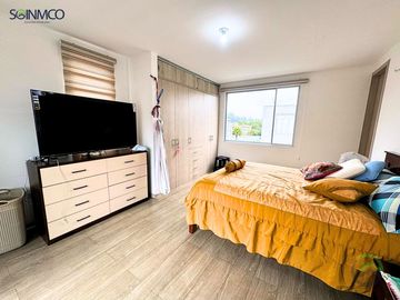 EN VENTA HERMOSA CASA EN PARQUES DE LA GALICIA / VALLE DE LOS CHILLOS