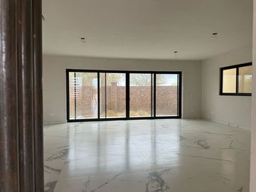Casa en Venta en Altozano Residencial para estrenar