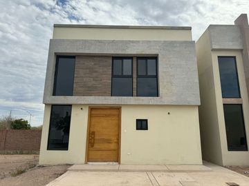 Casa en Venta en Altozano Residencial para estrenar