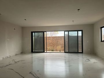 Casa en Venta en Altozano Residencial para estrenar
