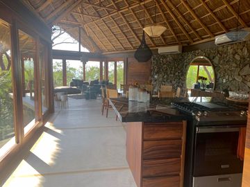 CASA EN VENTA EN SAYULITA.