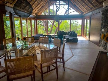 CASA EN VENTA EN SAYULITA.