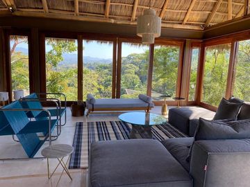 CASA EN VENTA EN SAYULITA.
