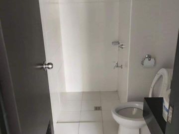 AFFORDABLE 5%DP MOVE IN 1BR 2BR RENT TO OWN CONDO IN MANDALUYONG ORTIGAS NEAR MAKATI BGC