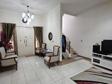 DI RUMAH MURAH SIAP HUNI GADING SERPONG CLUSTER CRYSTAL