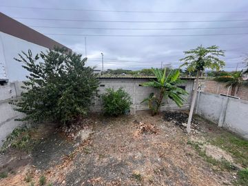 VENTA DE TERRENO DE OPORTUNIDAD A 10 METROS DEL PASO LATERAL DE PORTOVIEJO