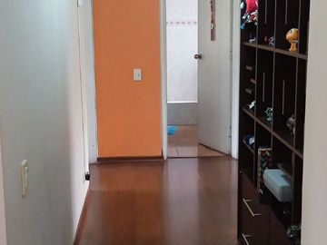 Sector Colegio San Gabriel, conjunto cerrado venta hermoso departamento de 131 m2; 3 dormitorios, 2 garages cubiertos y bodega.