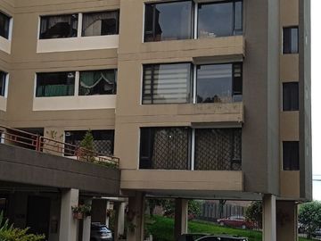 Sector Colegio San Gabriel, conjunto cerrado venta hermoso departamento de 131 m2; 3 dormitorios, 2 garages cubiertos y bodega.