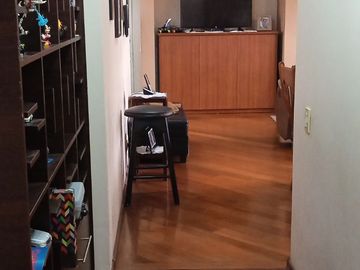 Sector Colegio San Gabriel, conjunto cerrado venta hermoso departamento de 131 m2; 3 dormitorios, 2 garages cubiertos y bodega.