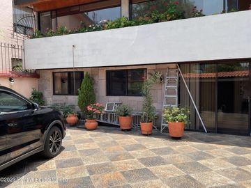 Casa en venta en Naucalpan de Juarez Ciudad Satelite E.M. 24-184 ACN