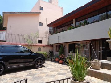 Casa en venta en Naucalpan de Juarez Ciudad Satelite E.M. 24-184 ACN