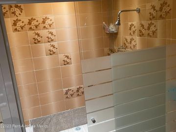 Casa en venta en Naucalpan de Juarez Ciudad Satelite E.M. 24-184 ACN