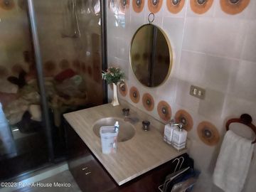 Casa en venta en Naucalpan de Juarez Ciudad Satelite E.M. 24-184 ACN