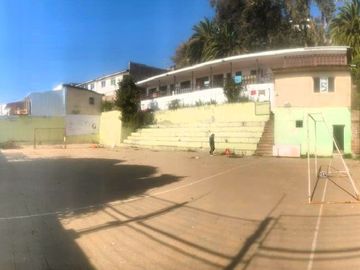 Gran terreno y casa Frente A Playa Chica