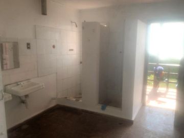 Gran terreno y casa Frente A Playa Chica