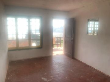 Gran terreno y casa Frente A Playa Chica