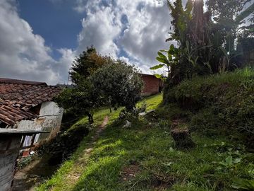 CASA LOTE EN EL RETIRO CERCA AL PARQUE PRINCIPAL