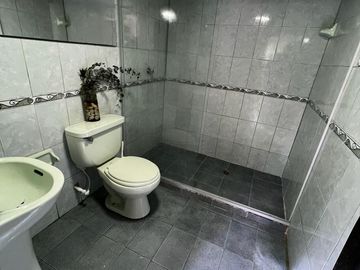 CASA LOTE EN EL RETIRO CERCA AL PARQUE PRINCIPAL