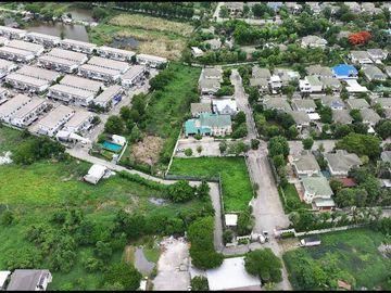 Best Location!! Land for Sale in the Golden Nakara Village project, On Nut 65, Prawet, Rama 9, Sukhumvit. Build a luxurious home in a premium resident
