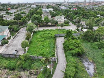 Best Location!! Land for Sale in the Golden Nakara Village project, On Nut 65, Prawet, Rama 9, Sukhumvit. Build a luxurious home in a premium resident