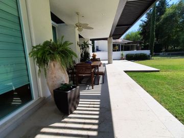 SE VENDE CASA DE UN PISO,CON 4 RECAMARAS Y VISTA AL CAMPO DE GOLF
