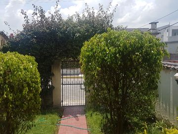 Hermosa casa en venta en la Urbanización Molinos del Viento sector Valle de los Chillos