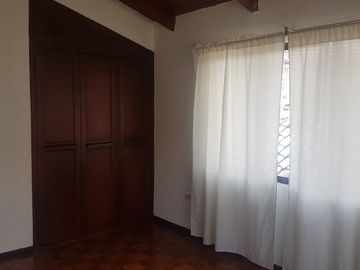 Hermosa casa en venta en la Urbanización Molinos del Viento sector Valle de los Chillos