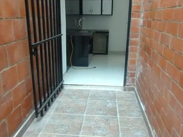 VENDO APARTAMENTO RESERVAS DE MELENDEZ  2  SUR CALI  130.000.000 mll