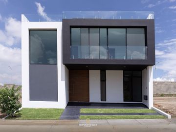 Casa en venta en Valle Imperial, Zapopan