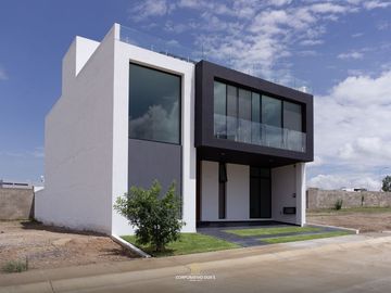 Casa en venta en Valle Imperial, Zapopan