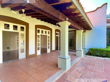 Cuernavaca casa en venta estilo Hacienda Colonia Vista Hermosa 1 nivel , 4 recamaras