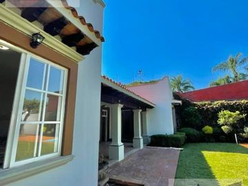 Cuernavaca casa en venta estilo Hacienda Colonia Vista Hermosa 1 nivel , 4 recamaras