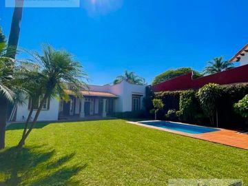 Cuernavaca casa en venta estilo Hacienda Colonia Vista Hermosa 1 nivel , 4 recamaras