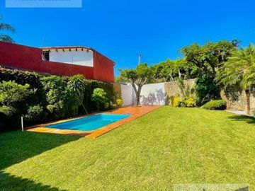 Cuernavaca casa en venta estilo Hacienda Colonia Vista Hermosa 1 nivel , 4 recamaras