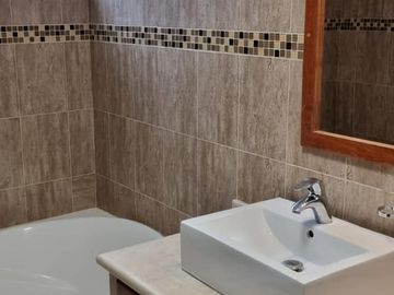Espectacular casa en club de golf la loma, 4 recamaras y 4.5 baños.
