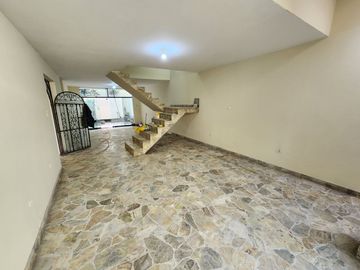Vendo Casa Muy Bien Ubica a Unas Cuadras del Real Plaza Puruchuco