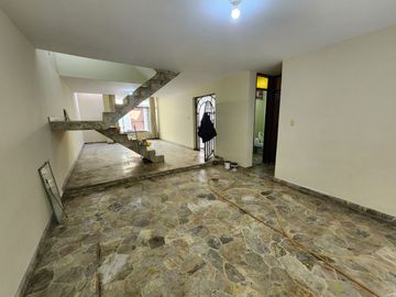 Vendo Casa Muy Bien Ubica a Unas Cuadras del Real Plaza Puruchuco