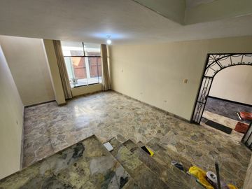 Vendo Casa Muy Bien Ubica a Unas Cuadras del Real Plaza Puruchuco